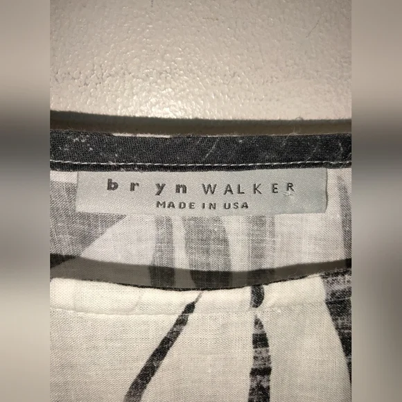 bryn Walker (Size M) Crop Top/(Size L) Crop Pants Leaf Print (2PC) Matching Set